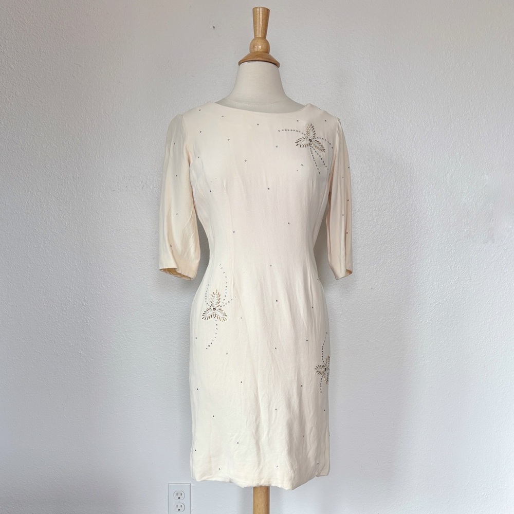 Vintage 50s 60s Cream Embellished Fitted Short Sleeve Dress